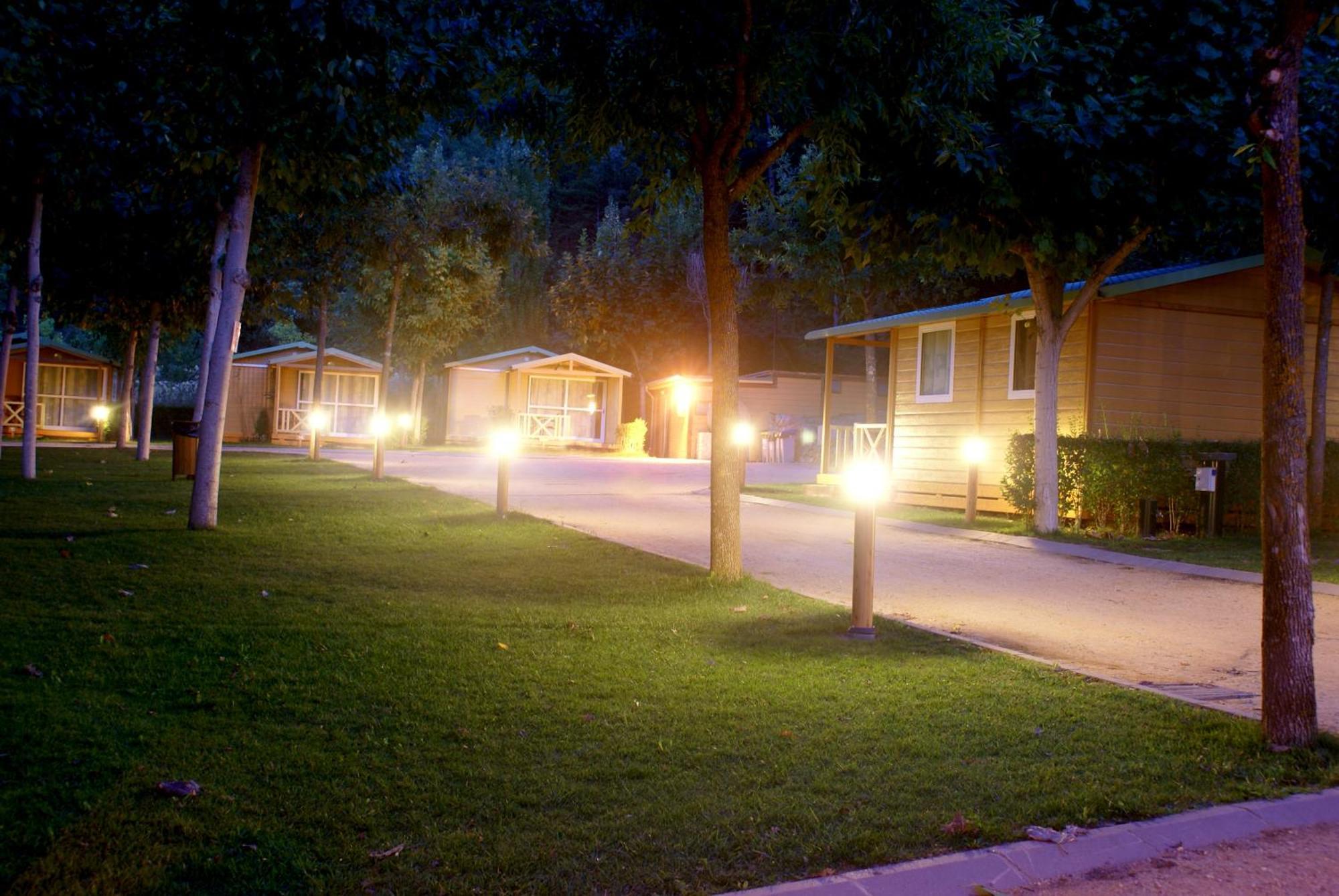 Отель Camping Bassegoda Park Albanya Экстерьер фото