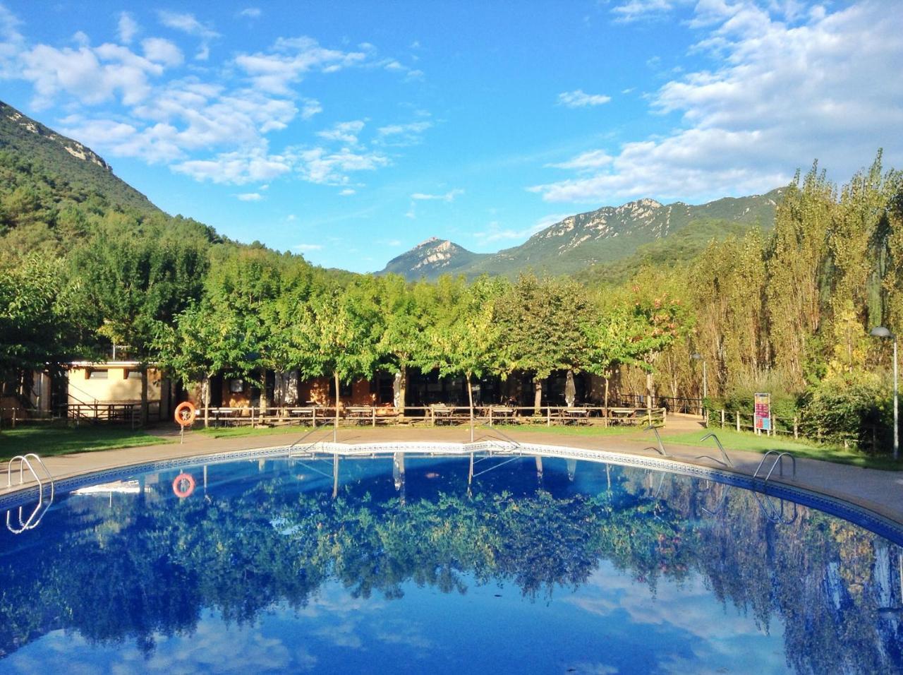 Отель Camping Bassegoda Park Albanya Экстерьер фото